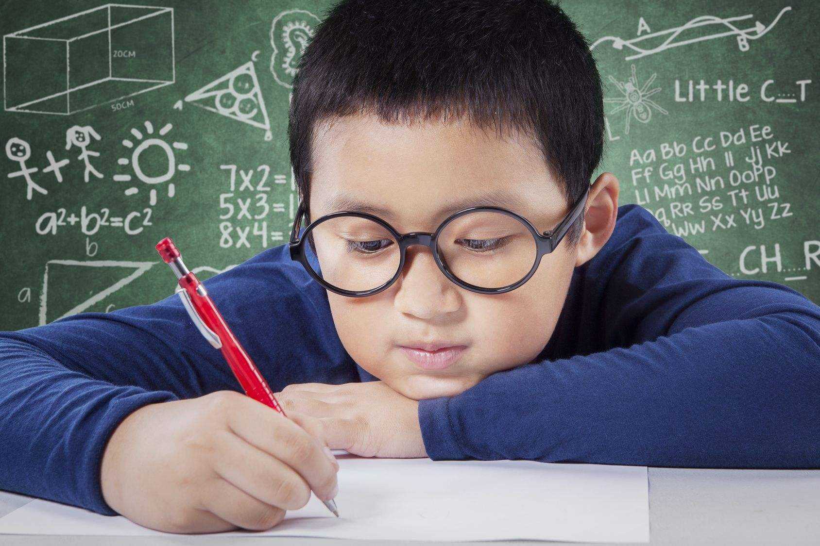 青岛正规的验光培训学校-正真视光学院讲解如何简单有效的进行视力防控